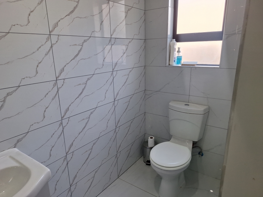 To Let 1 Bedroom Property for Rent in Retief Eastern Cape